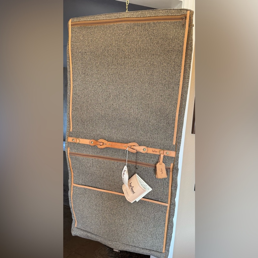 🌱NWT • Hartmann tweed & leather garment bag